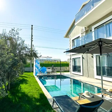 Gol Villari Villa *